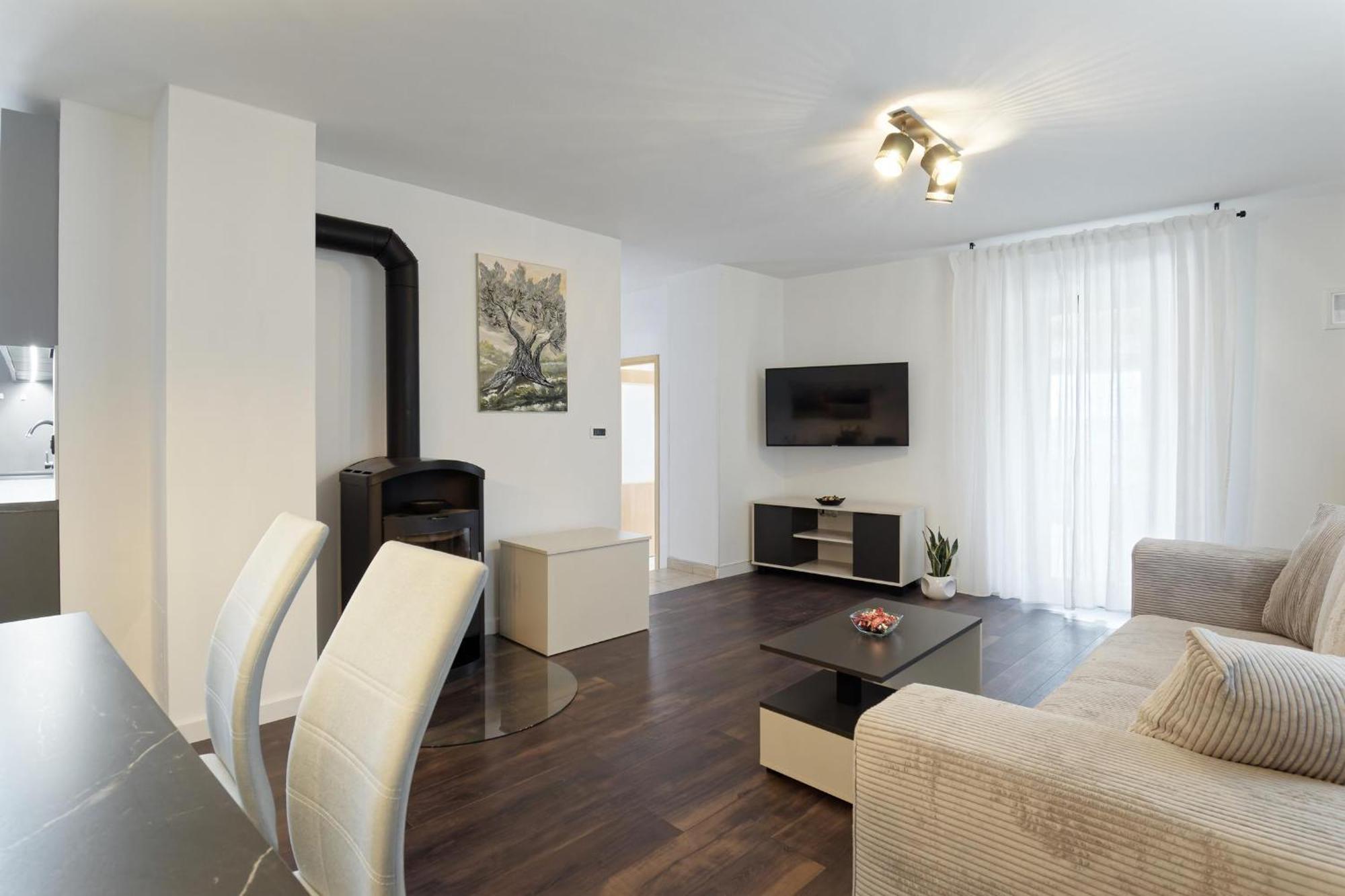 Apartment Larissa By Rent Istria Visnjan Bagian luar foto